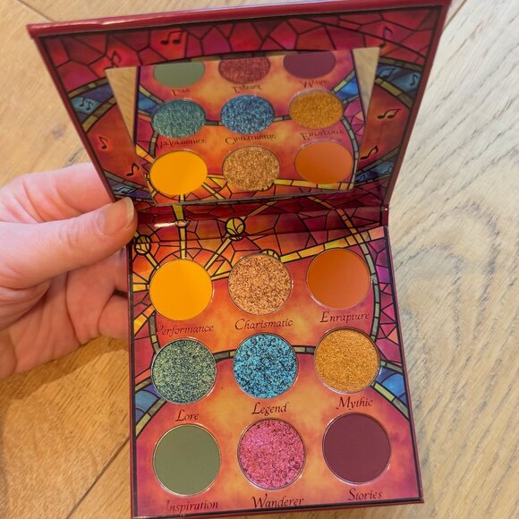 Fantasy Cosmetica Bard eyeshadow palette - Picture 2 of 5